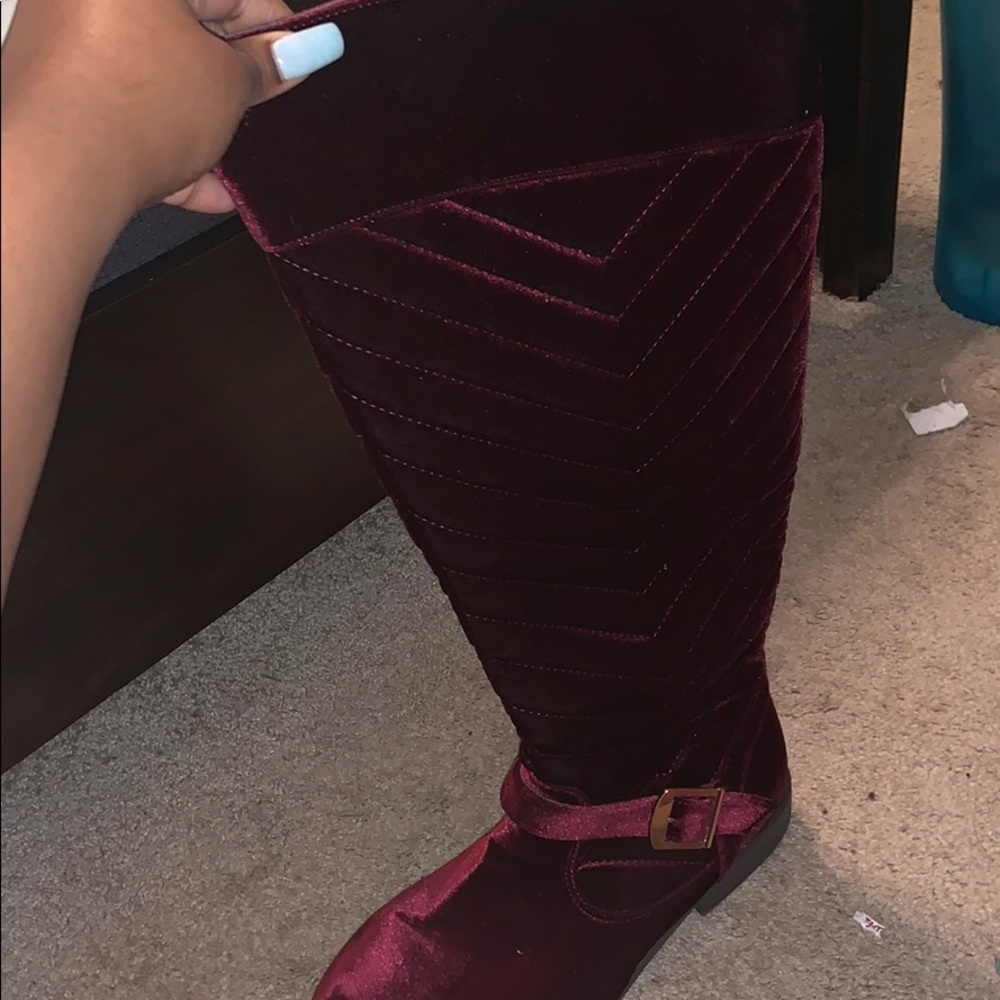 Velvet red suede Winter boots